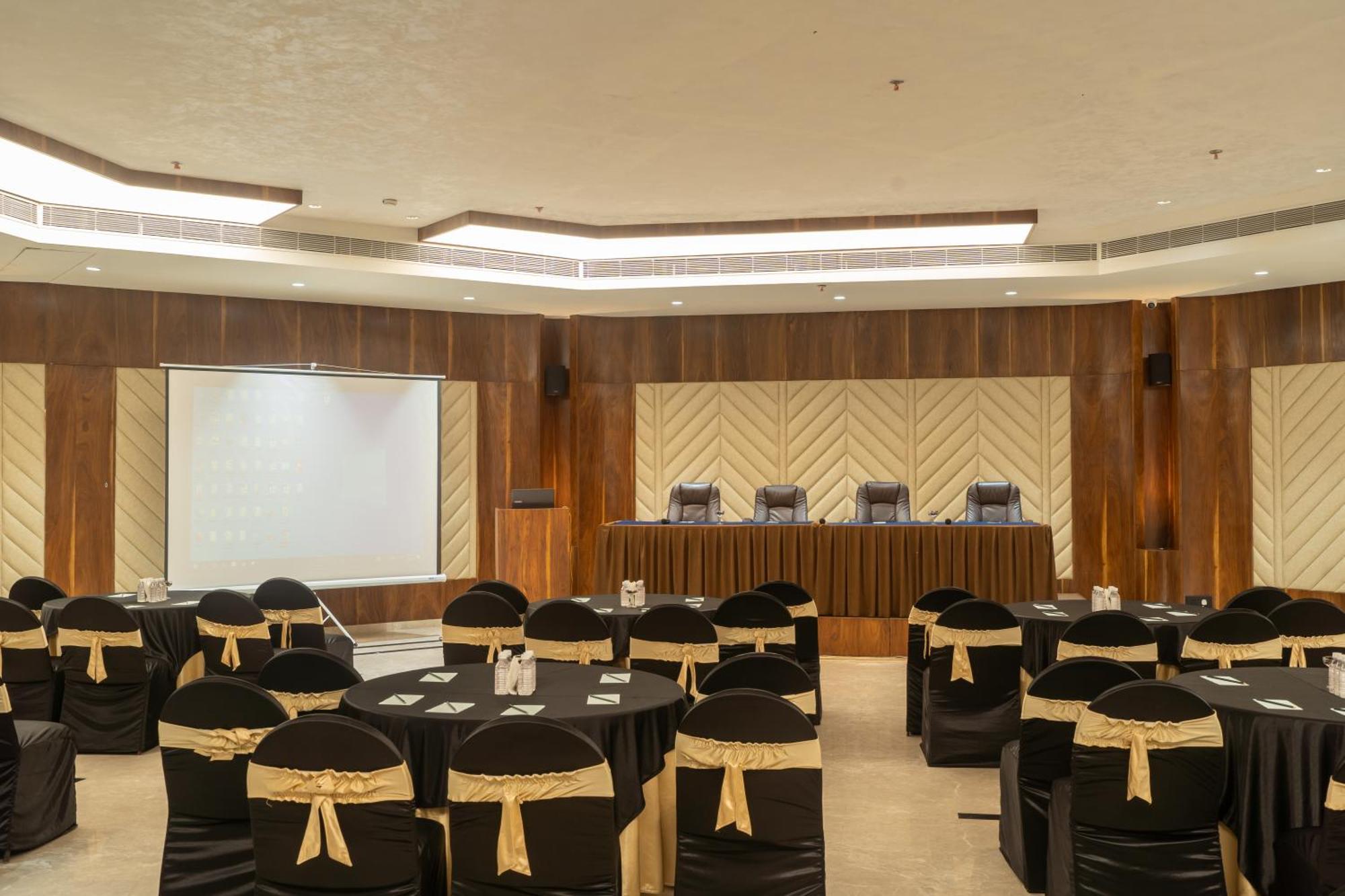Hotel Mayura Rāipur 外观 照片