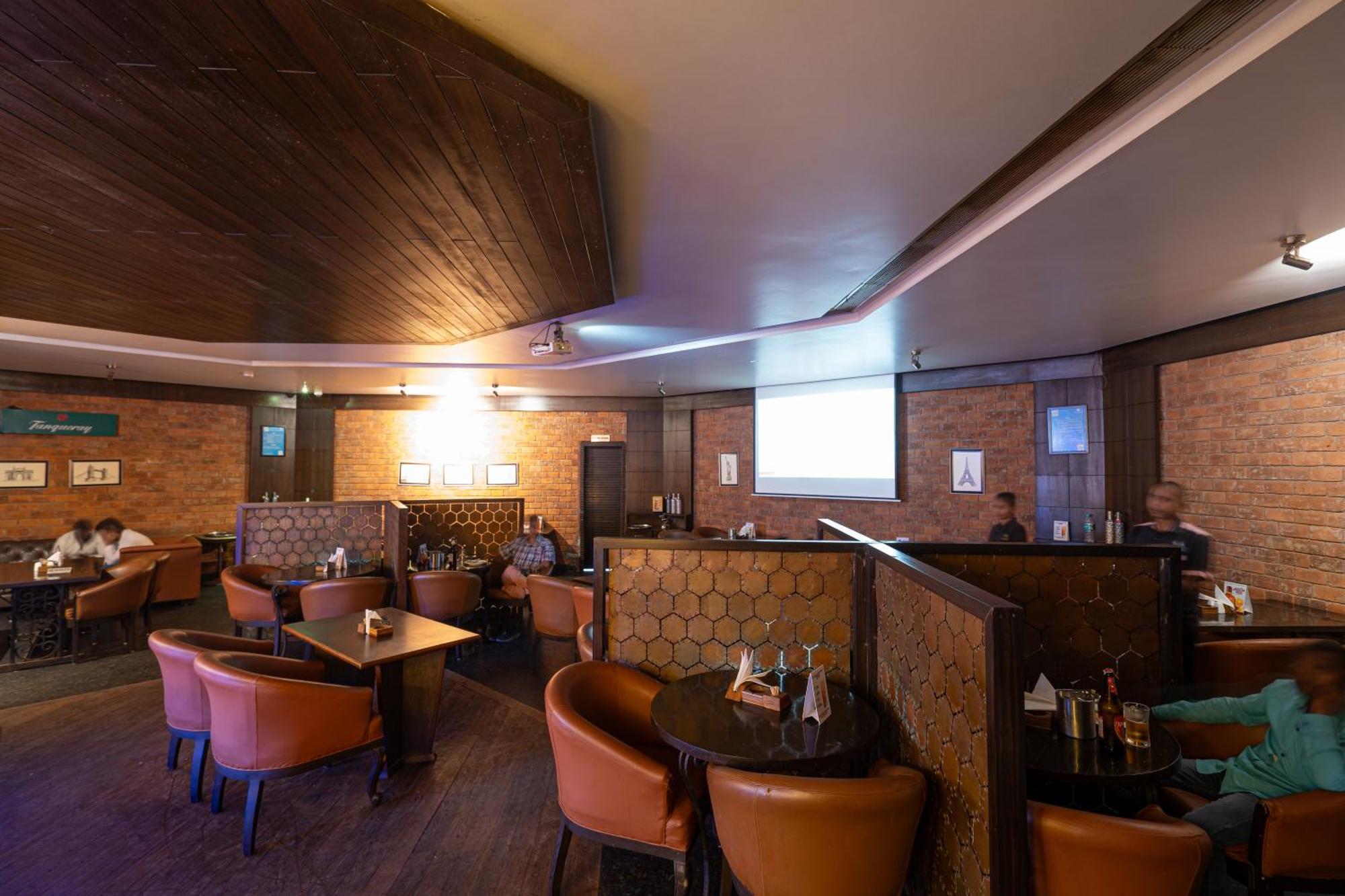 Hotel Mayura Rāipur 外观 照片