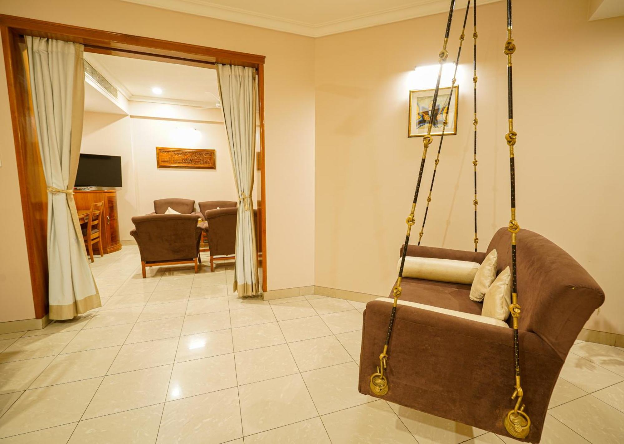 Hotel Mayura Rāipur 外观 照片
