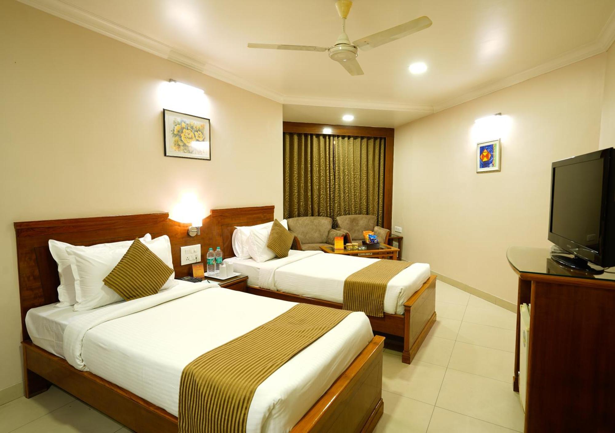 Hotel Mayura Rāipur 外观 照片