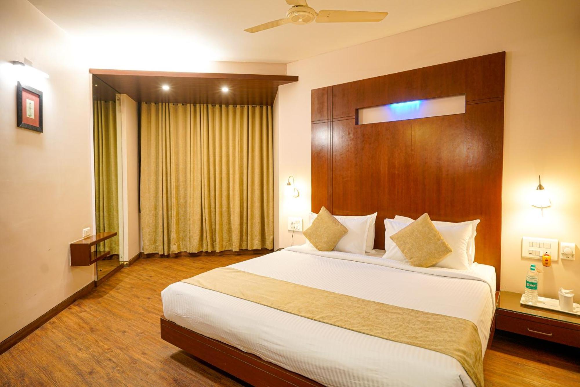 Hotel Mayura Rāipur 外观 照片